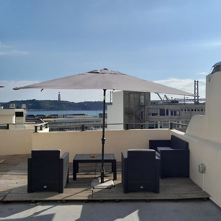 Apartamento Sobre O Rio Lisbon Luaran gambar