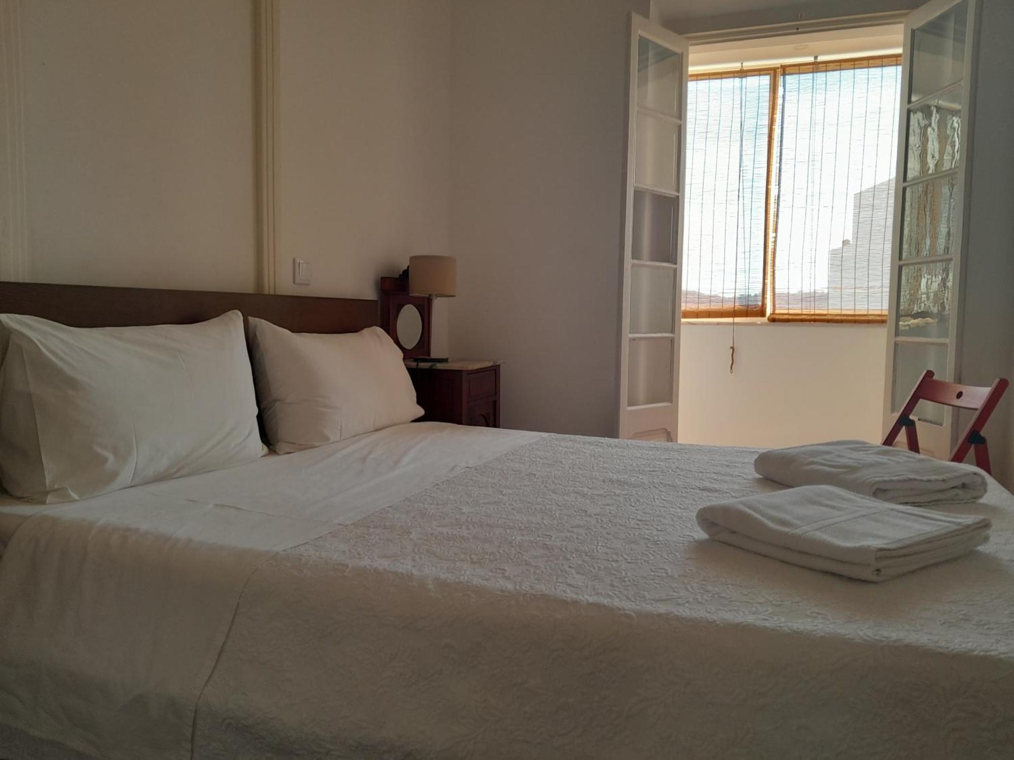 Apartamento Sobre O Rio Lisbon Luaran gambar