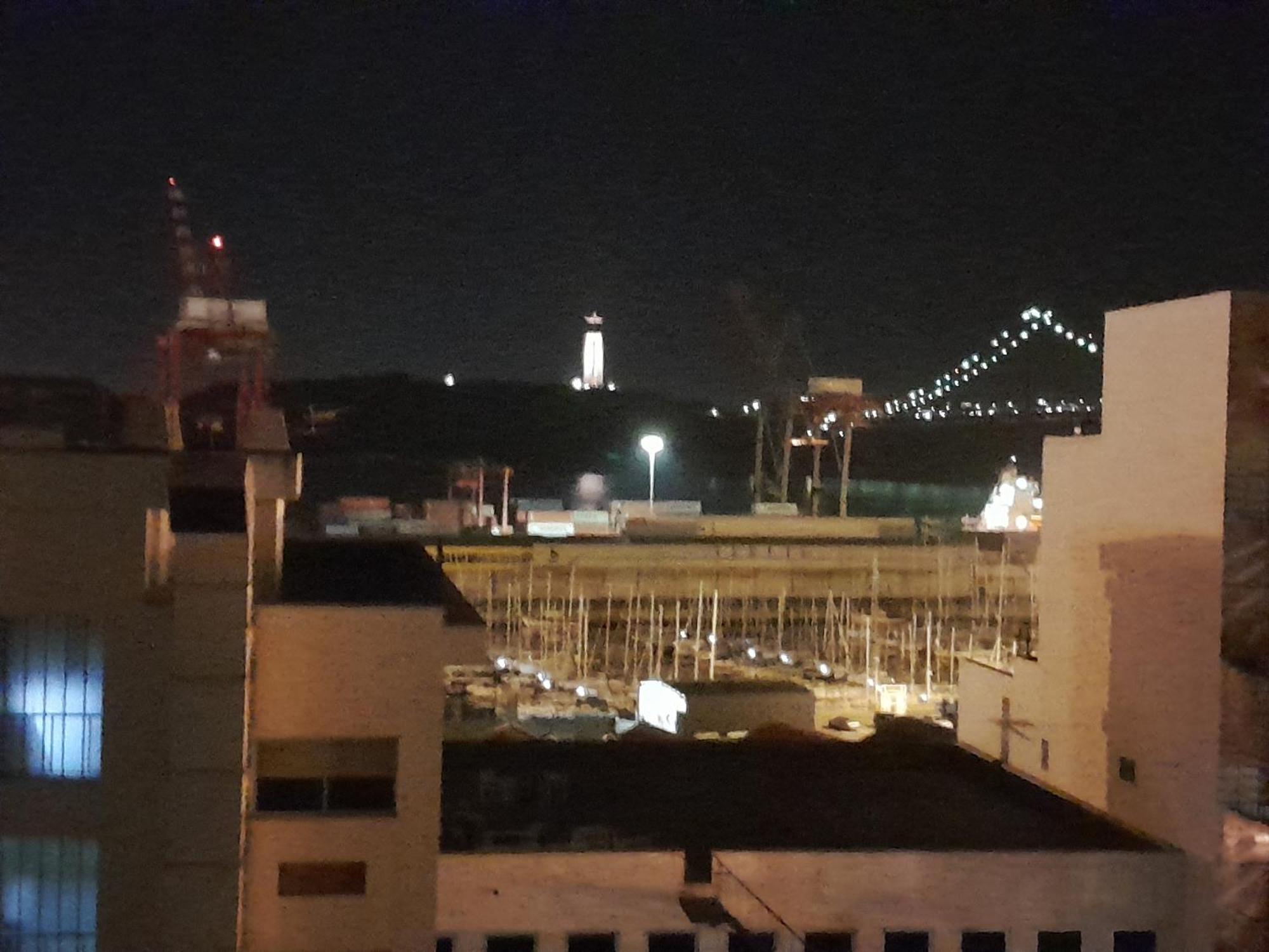 Apartamento Sobre O Rio Lisbon Luaran gambar